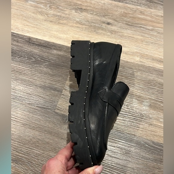 Schutz black leather Christie chunky studded lug sole loafer size 8.5 - Picture 8 of 11